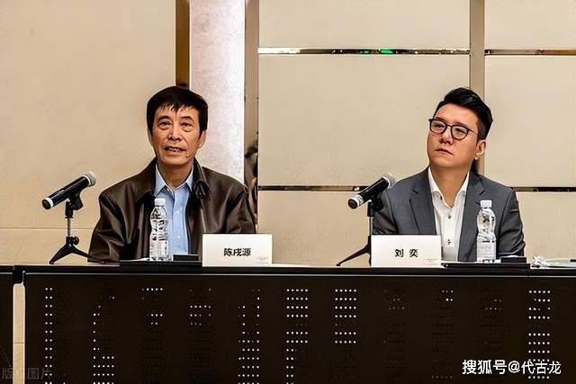 绝色警花扶着我的巨龙小说